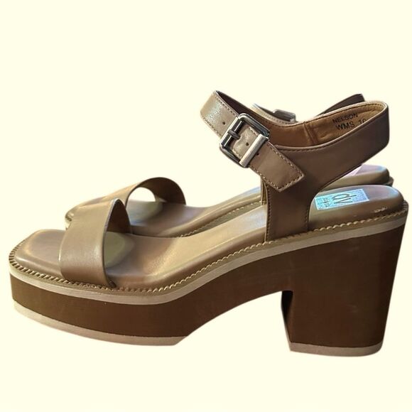 Dolce Vita Nelson, beige size 10 strap platform block heel sandal. - Picture 1 of 9